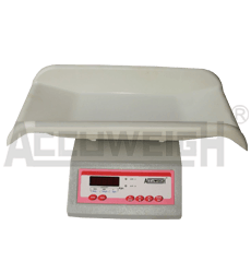 Baby_weighing